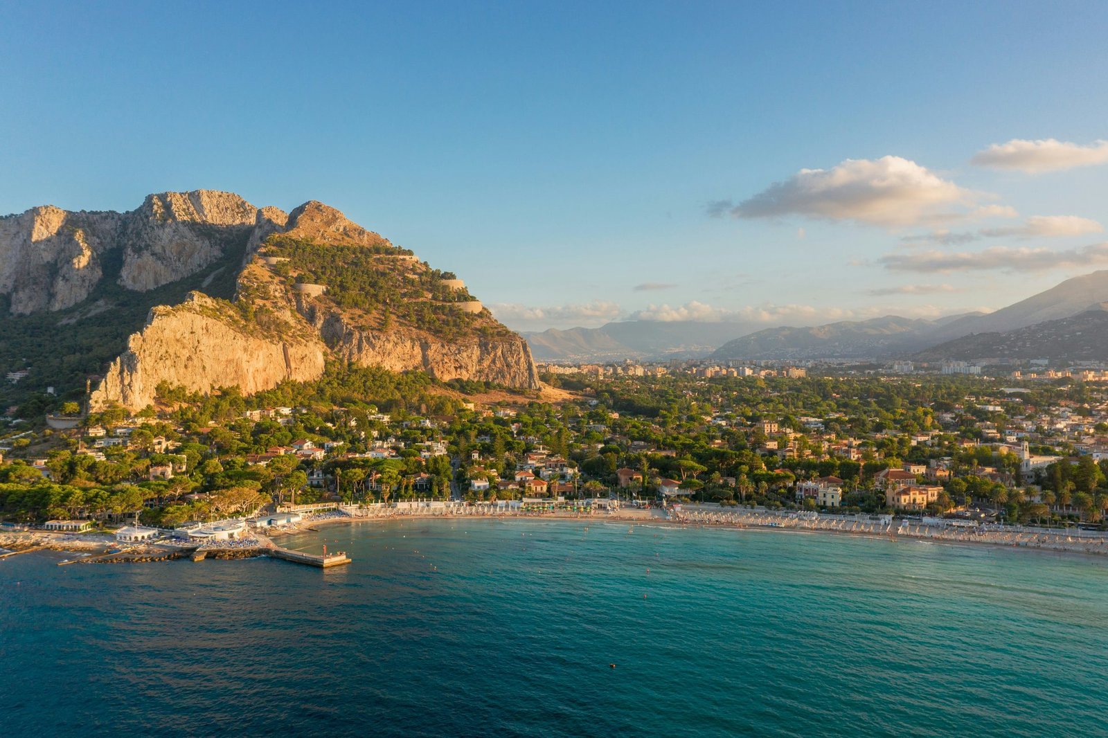 Mondello e il Monte Pellegrino visti dall'alto